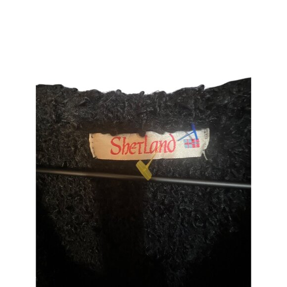 Shetland Wool Black & Gray Button-Up Cardigan Sweater With Zigzag Pattern - Picture 3 of 7